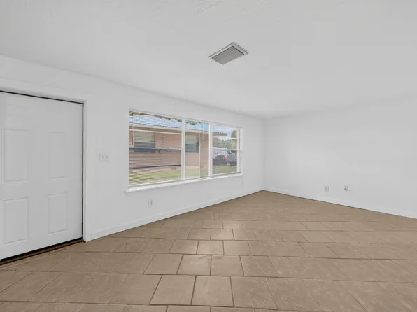 313 Laurel St APT 3, Palatka, FL 32177
