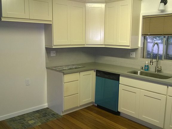 5th image of 1029 W Aeroplane Blvd