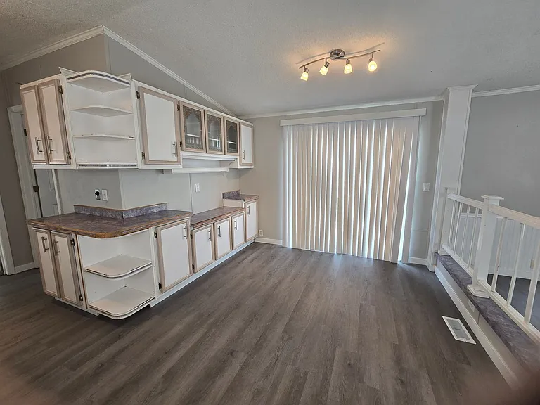1194 Juniper Dr — Photo 6