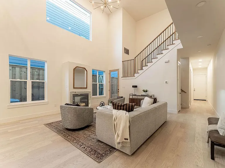4525 Rusk Ave — Photo 6