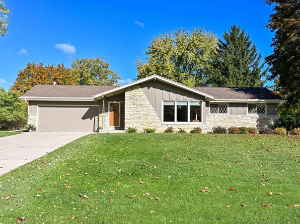 N65W28686 Fairlane DRIVE, Hartland, WI 53029