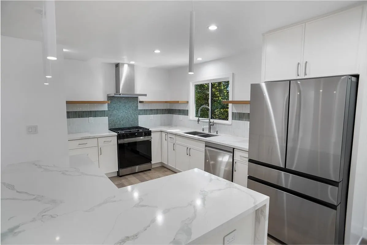 9615 Highland Gorge Dr — Photo 3