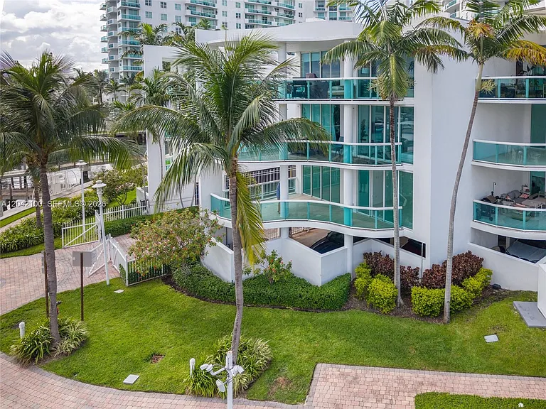 7914 Harbor Island Dr #106 — Photo 41