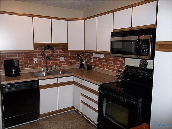 5th image of 3790 Lakepointe Dr #12-B