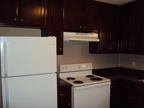 4th image of 313 Destin Dr