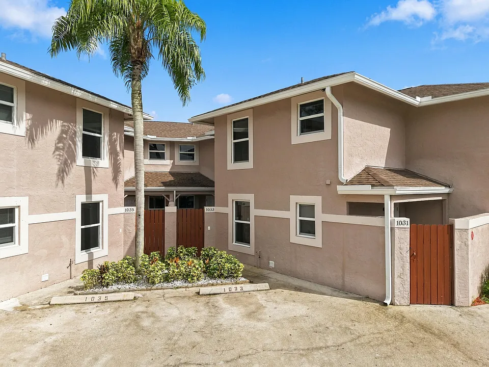 1033 Goldenrod Rd