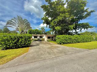 125 NE 150th St, Miami, FL 33161