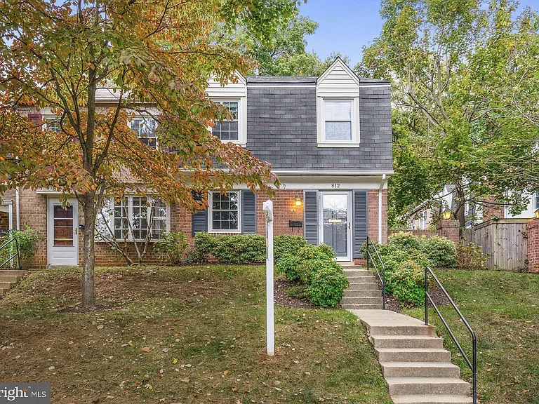 812 Azalea Dr #16 — Photo 3