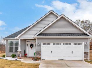 725 E Osprey Ln, Cowpens, SC 29330