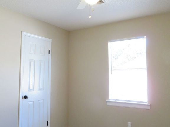 3rd image of 1423 Ledger Rd
