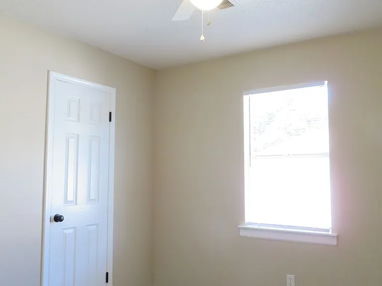1423 Ledger Rd — Photo 5