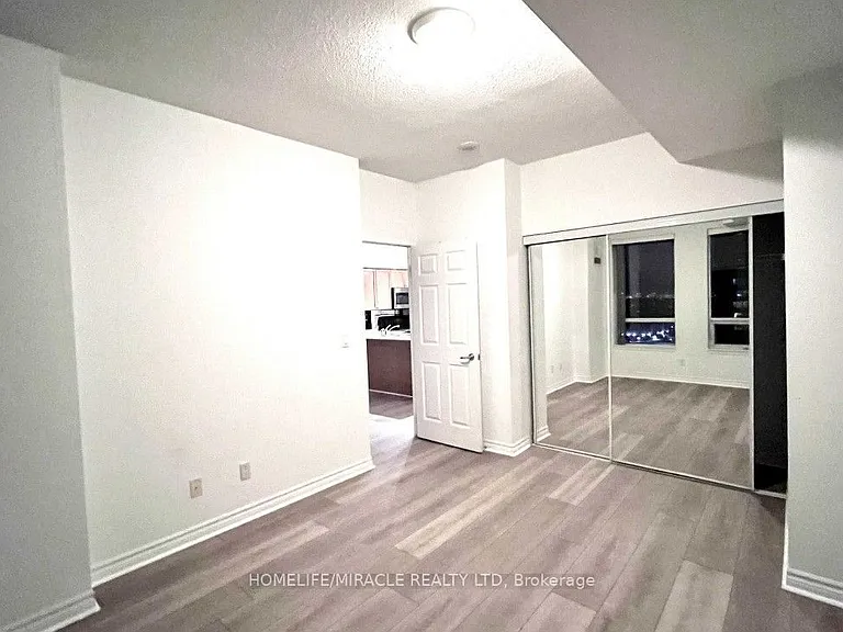 388 Prince Of Wales Dr #1605 — Photo 7