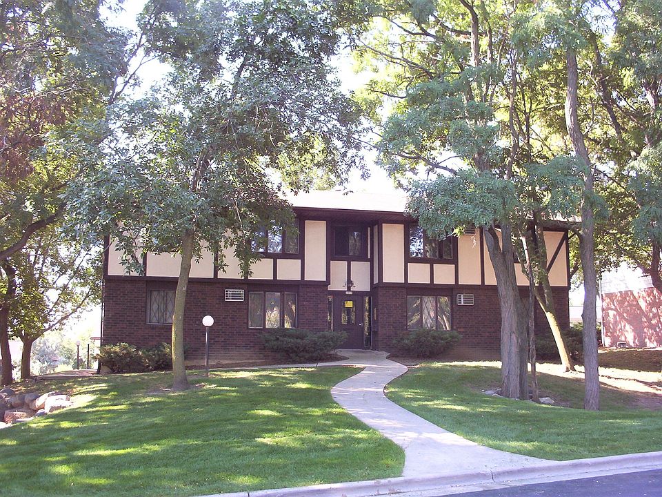 2355 Chalet Gardens Rd