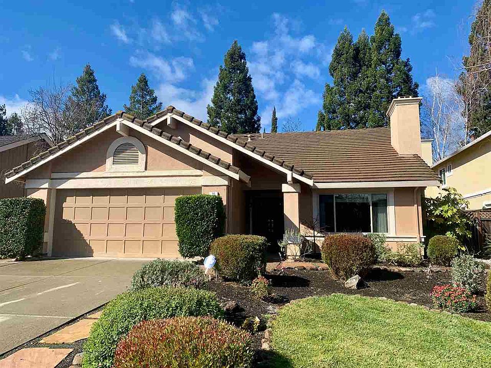 1st image of 35 Monaco Ct