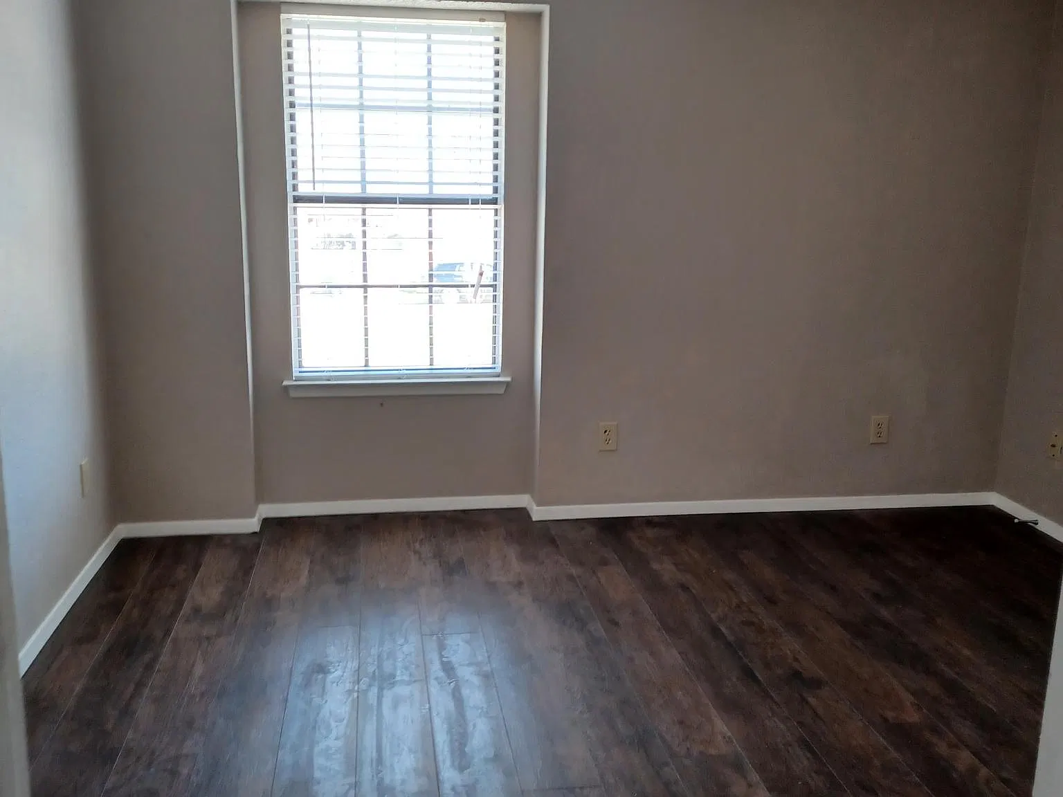 2 bed, 1.5 bath, 1085 sqft, $1,400 — Photo 4
