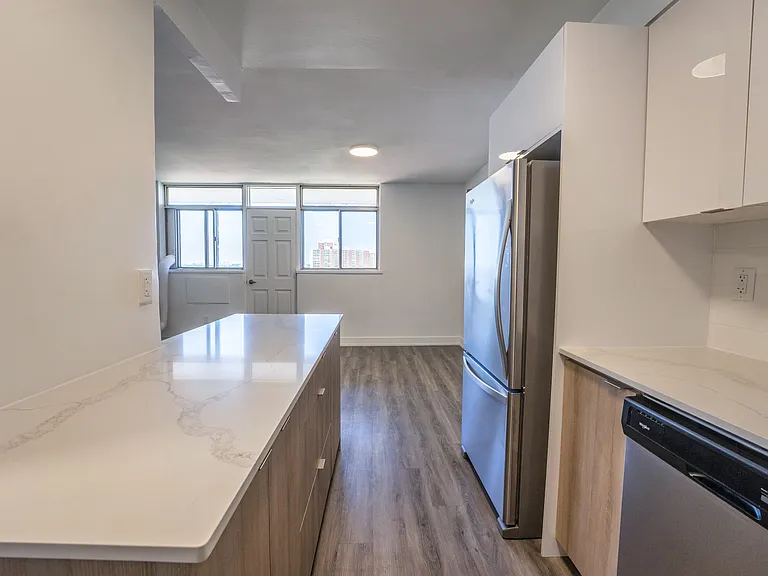 90 Eastdale Ave — Photo 47