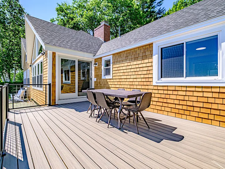 Hawkes Dr — Photo 47