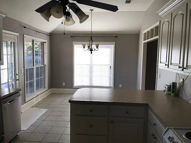106 Kenzie Dr — Photo 6