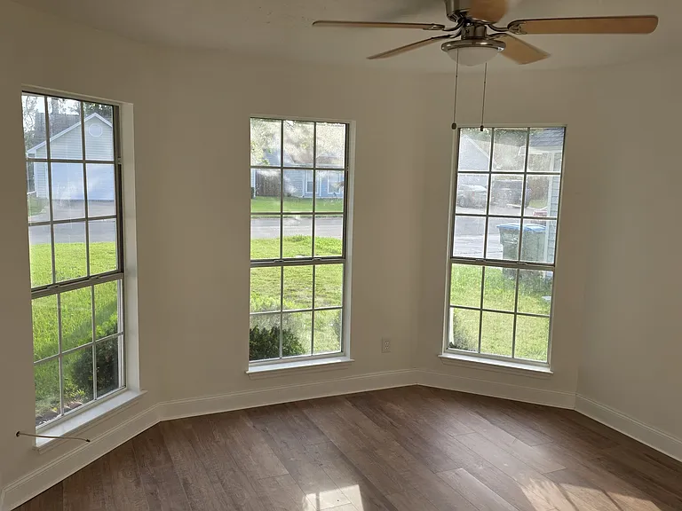 139 Heritage Cir — Photo 11