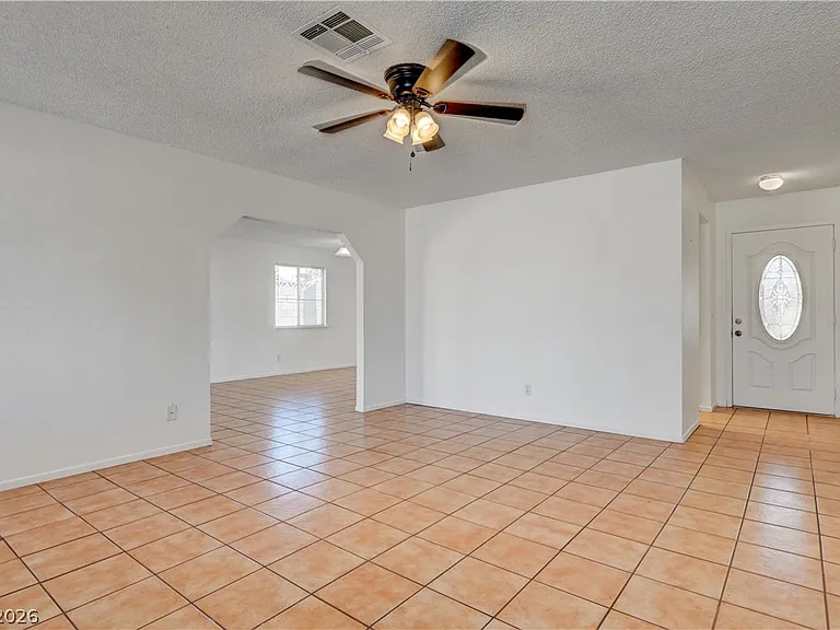 707 Honeybee Ct — Photo 9