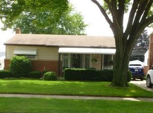 6042 Deering St, Garden City, MI 48135