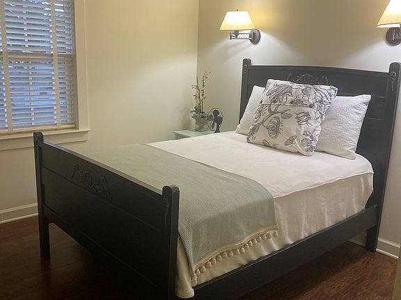 4th image of 107 W Owens St #2