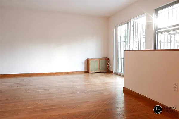 Rented by JK Dansar Corp | media 4