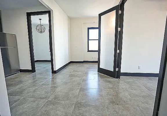 3rd image of 1173 Hoe Ave #4D