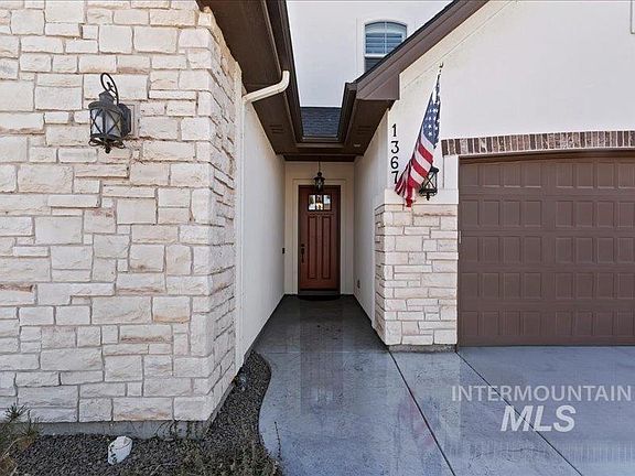4th image of 1367 N Willowick Ave