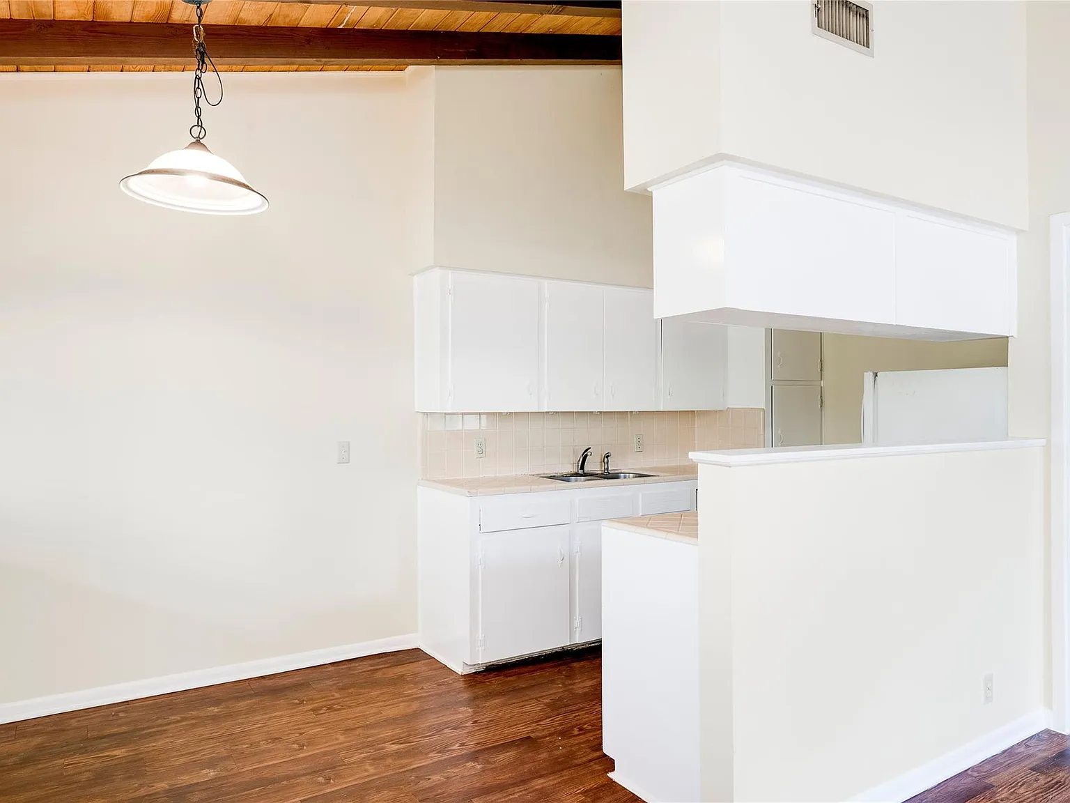 1 bed, 1.0 bath, 580 sqft, $1,395 — Photo 4