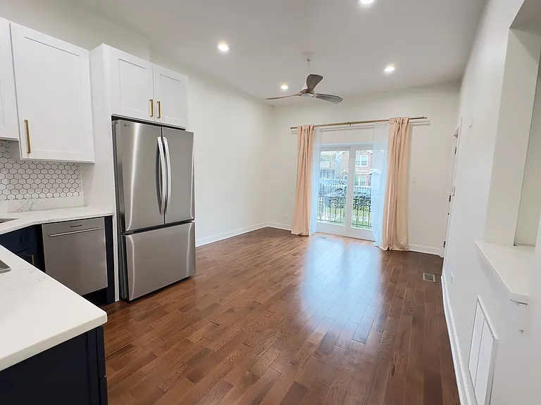 1529 N Maplewood Ave #1 — Photo 5