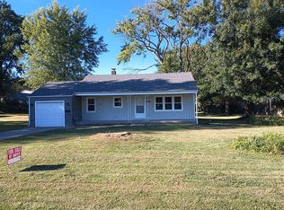 3212 E Leafdale Ave, Decatur, IL 62521