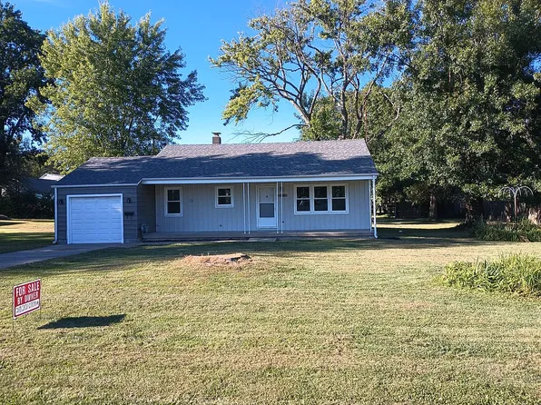 3212 E Leafdale Ave, Decatur, IL 62521