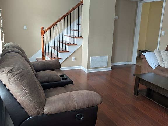 4th image of 914 Murrell Rd APT A