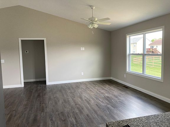 3rd image of 118 Keeneland Dr