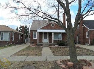 7242 Helen St, Center Line, MI 48015