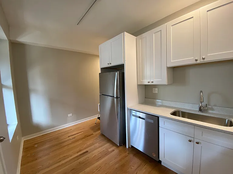 1745 W Wallen Ave — Photo 5