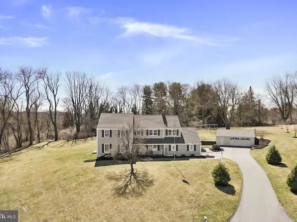 1654 Musket Ln, Glen Mills, PA 19342