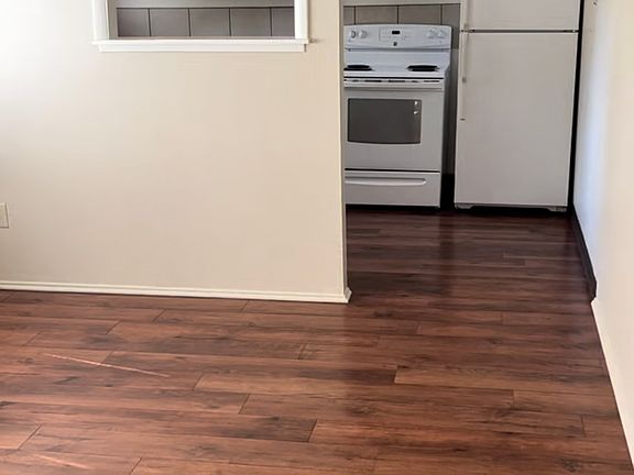 3rd image of 40 Malo Ct APT E