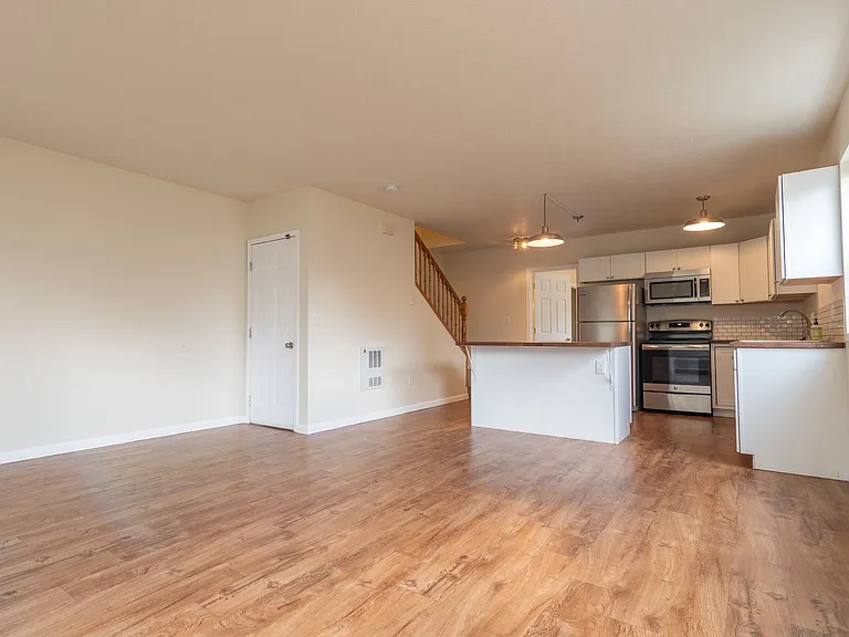 145 NE Sacramento St #C — Photo 5