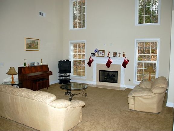 2 story family roomw/ fireplace