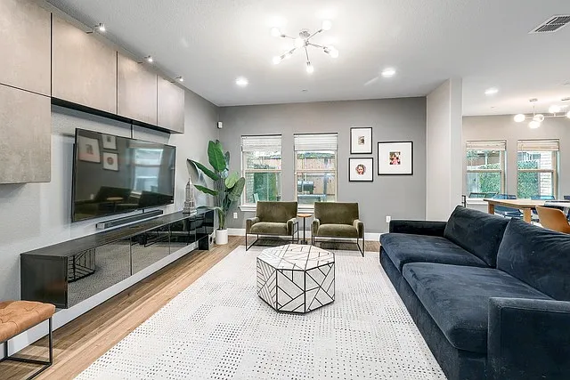 12914 Leatherback Ln — Photo 3