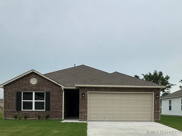 8314 E Queens St, Broken Arrow, OK 74014
