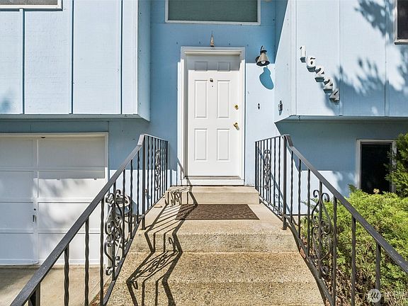2nd image of 16224 17th Avenue Ct E