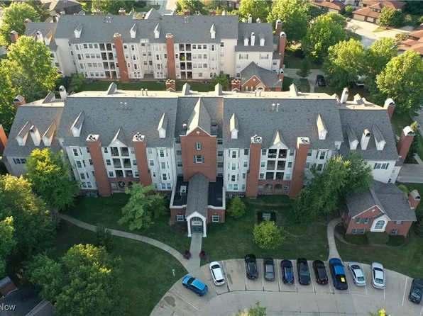 200 Fox Hollow Dr APT 104, Mayfield Heights, OH 44124
