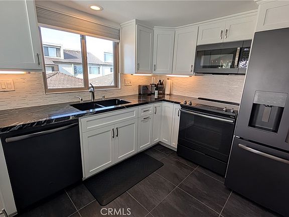 4th image of 3554 Sunset Ln