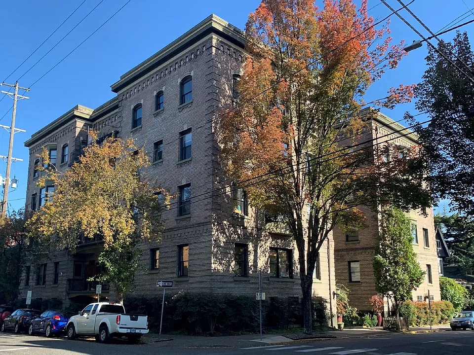 Highland Court Apartments