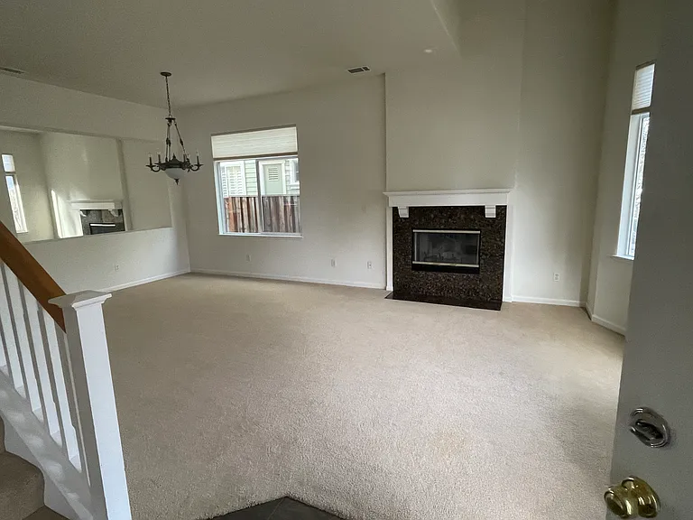 710 W K St — Photo 2