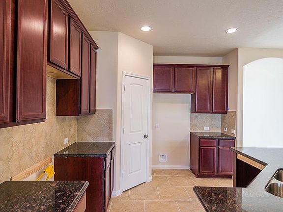 5th image of 2943 Lake Drive