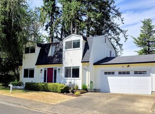 933 S U St, Cottage Grove, OR 97424